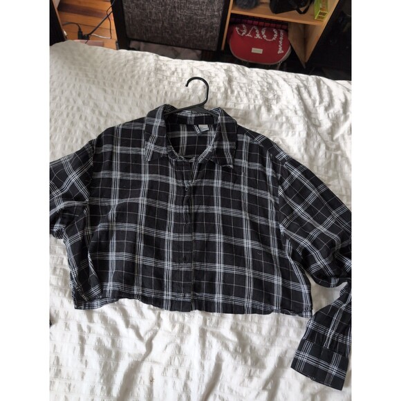 Black and white plaid size medium - Picture 1 of 5